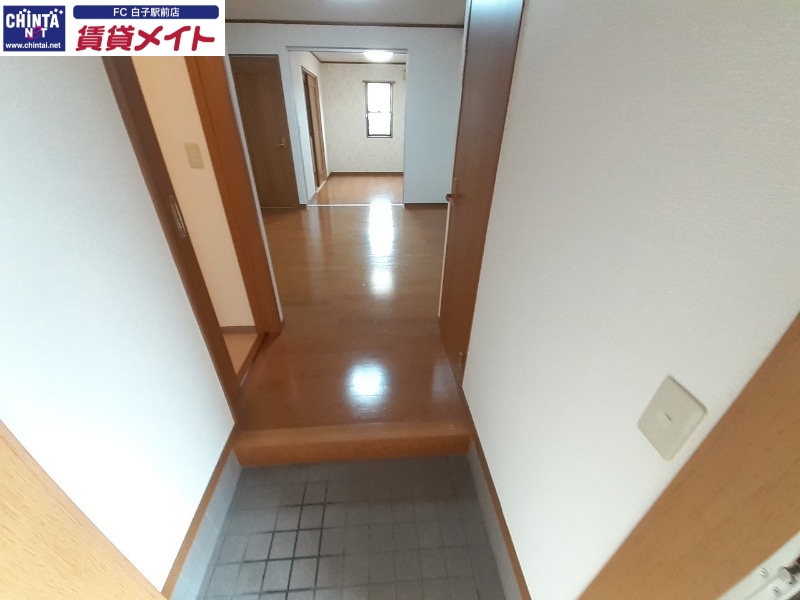 玄関　同物件別室反転