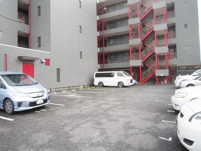 駐車場　☆敷地内駐車場☆