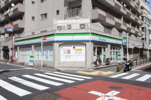 コンビニ　ファミリーマート文京本郷店（コンビニ）まで203m