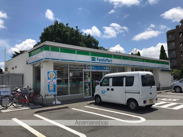 コンビニ　ファミリーマート（コンビニ）まで460m