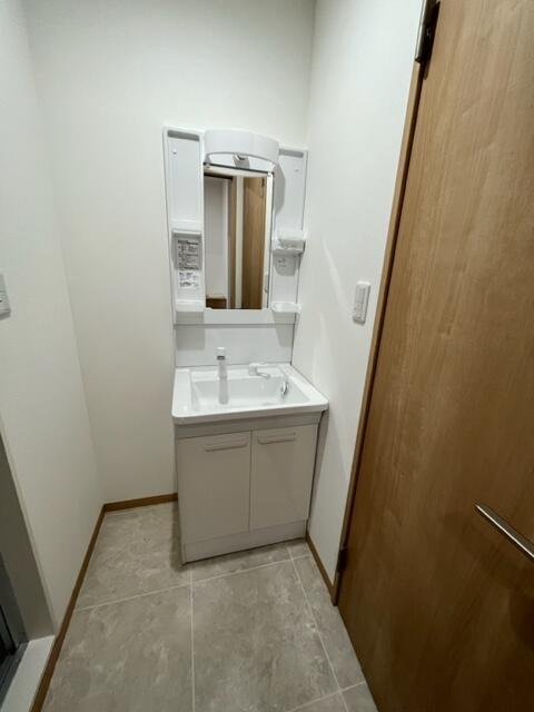 東武伊勢崎線 谷塚駅 徒歩10分 3階建 築4年のトイレ写真