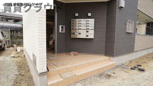 エントランス　落ち着いたエントランスです