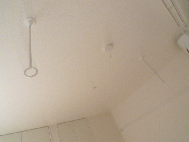 その他設備　室内洗濯干し(ホスクリーン付き)(同部屋タイプ写真です)