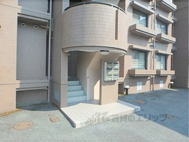 第二かずみマンションの外観写真
