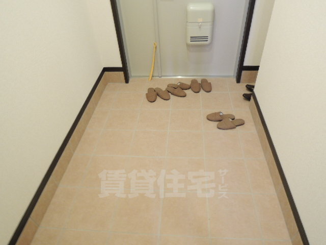 南海本線 石津川駅 徒歩7分 3階建 築14年の玄関写真