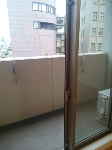 バルコニー　陽当たり良好なバルコニーです