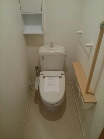 トイレ　落ち着いたトイレです