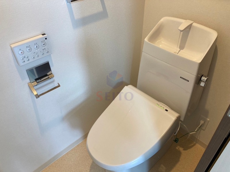 地下鉄今里筋線 井高野駅 徒歩2分 3階建 築3年のトイレ写真
