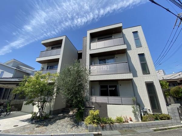建物外観　全室角部屋！