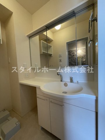 洗面設備　別部屋写真です。