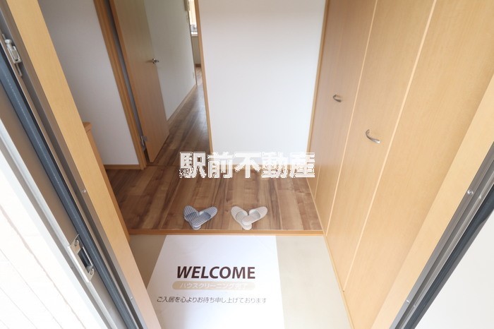 玄関　写真は別号室
