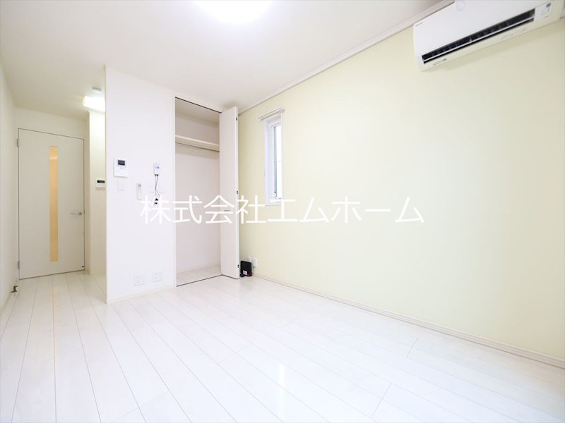 その他　洋室9帖　エアコン付