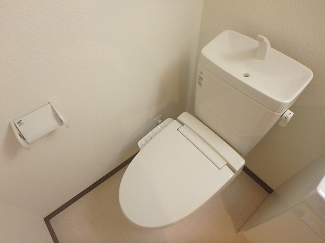 ＪＲ総武線 平井駅 徒歩6分 3階建 築7年のトイレ写真