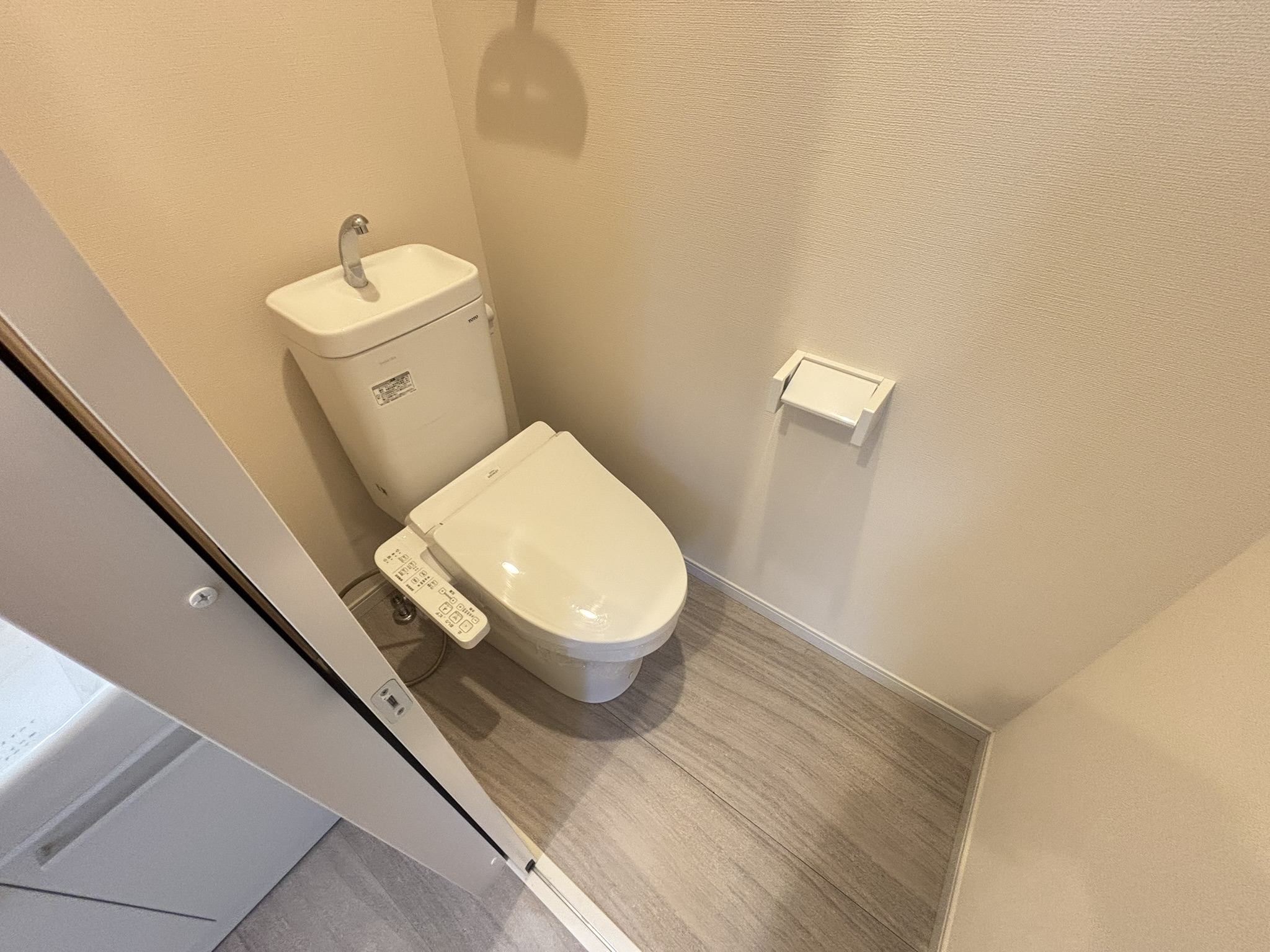 仙台市地下鉄南北線 愛宕橋駅 徒歩11分 2階建 築4年のトイレ写真