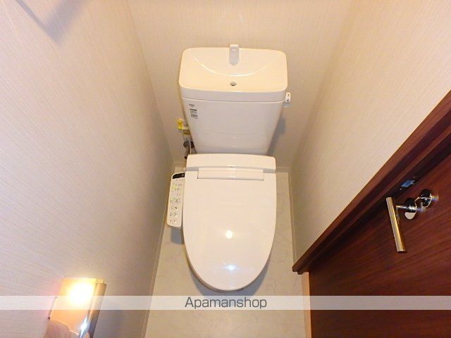 都営三田線 新板橋駅 徒歩2分 12階建 築5年のトイレ写真