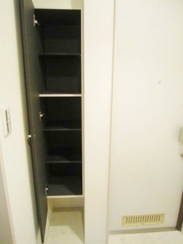 フォルツェ武蔵小山の玄関写真