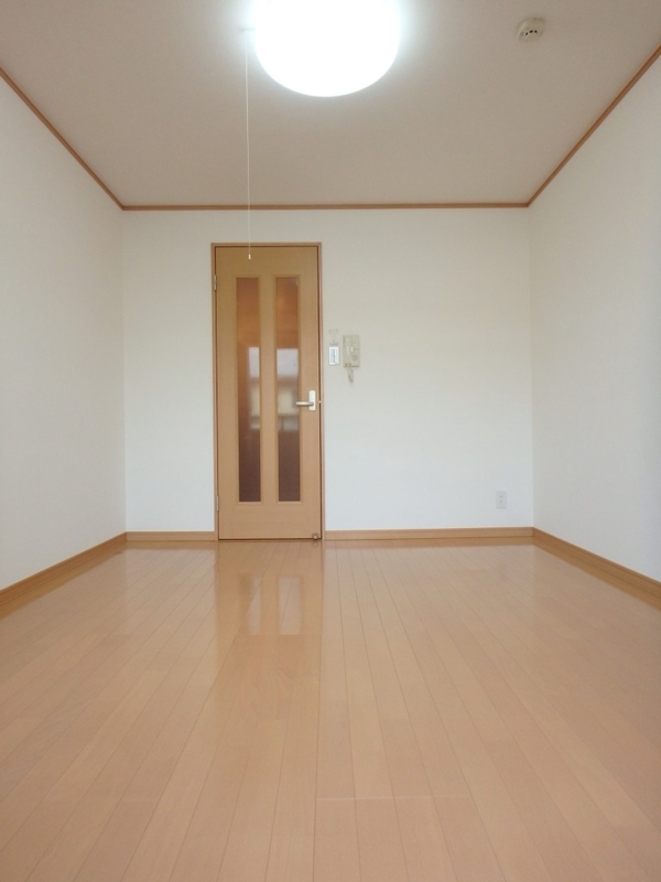 居室・リビング　開放感のある明るいお部屋です。