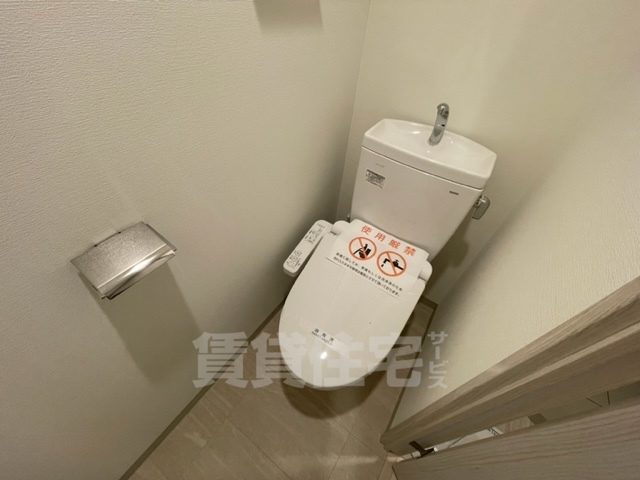ＪＲ東西線 加島駅 徒歩6分 13階建 築5年のトイレ写真