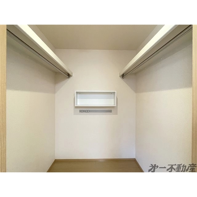 収納　ウォークインクローゼット