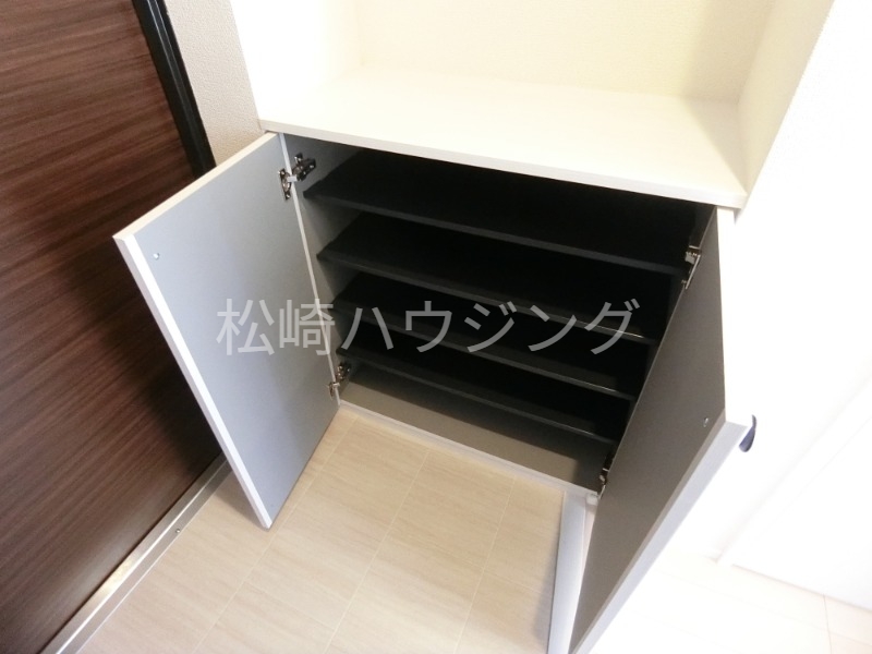 ブライト新井薬師の玄関写真