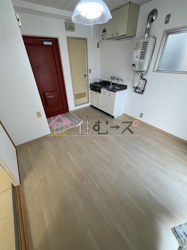 栄光ビルの居間写真