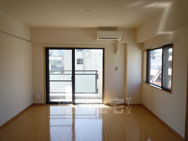 天満泉マンションの居間写真