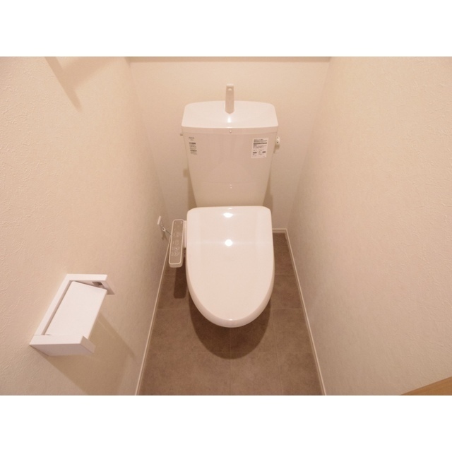 北陸新幹線 上田駅 徒歩5分 2階建 築8年のトイレ写真