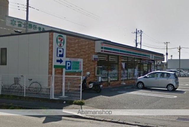 コンビニ　セブンイレブン（コンビニ）まで761m