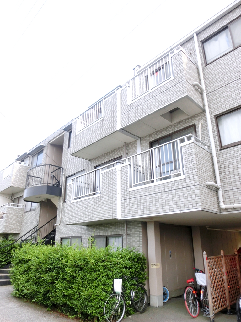 建物外観　閑静な住宅街・鉄筋コンクリート造☆