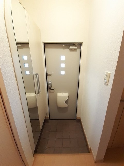 玄関　図面と現状に相違がある場合には現状を優先