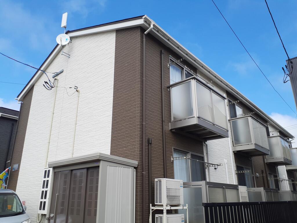 建物外観　木造２階建て
