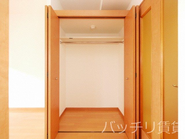 収納　同型タイプの為現状優先