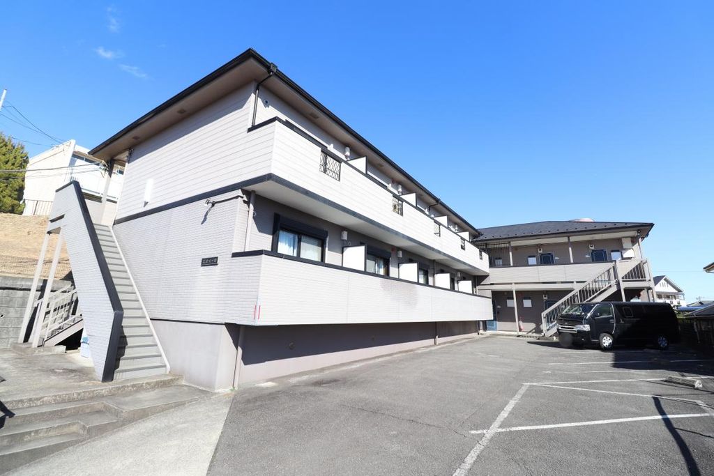 建物外観　駐車場