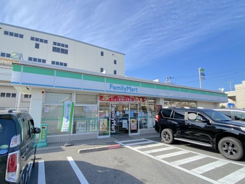 コンビニ　ファミリーマート 泉北敷物団地店（コンビニ）まで1352m