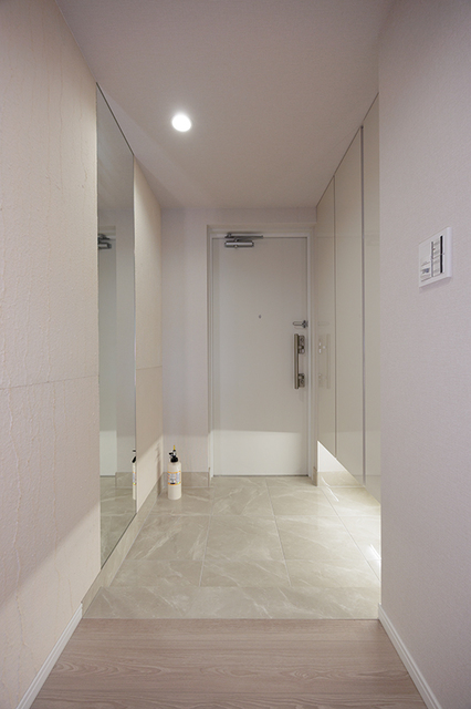 玄関　※写真は同タイプ住戸です。
