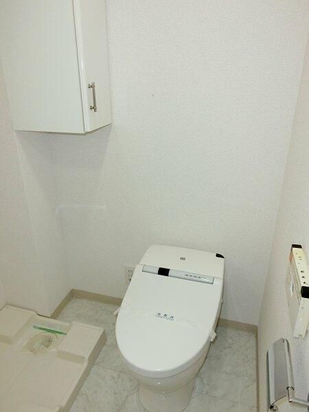 トイレ　同間取り別部屋参考写真