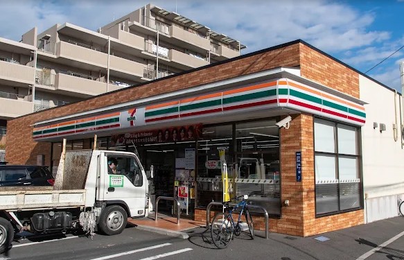コンビニ　セブンイレブン墨田立花5丁目店（コンビニ）まで182m