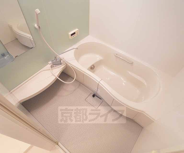 バス・シャワールーム　とっても広い浴室です。