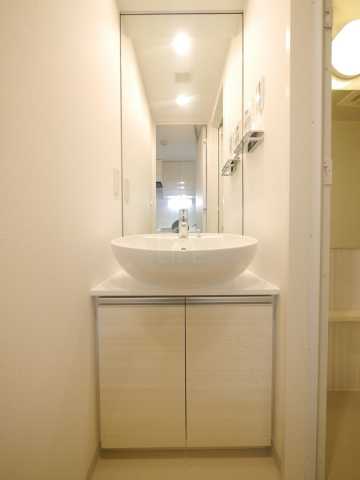 洗面設備　別部屋参考写真です。