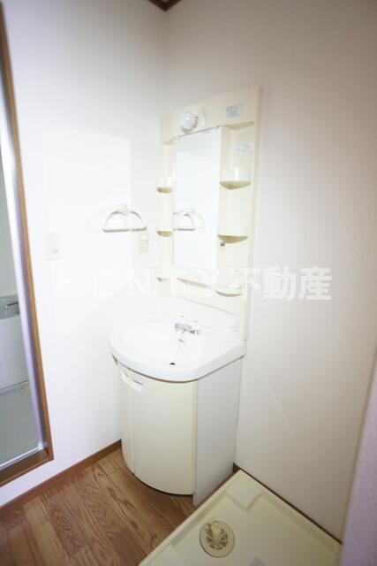 洗面設備　使いやすい洗面所です