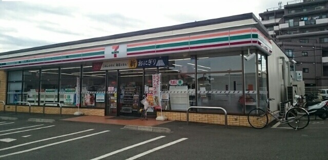 コンビニ　セブンイレブン（コンビニ）まで850m