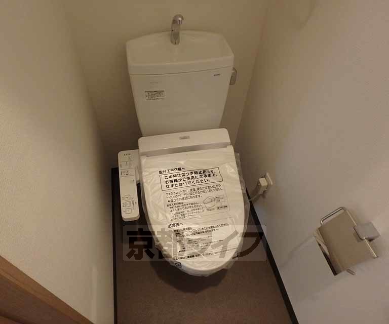 トイレ　ウォシュレット付きです。