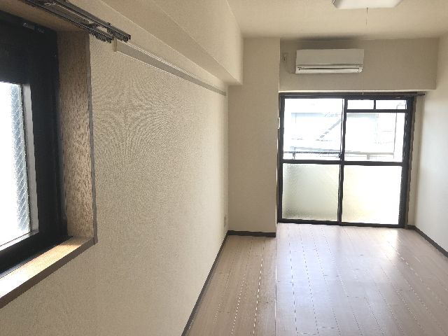 地下鉄東山線 覚王山駅 徒歩5分 8階建 築27年の居間写真