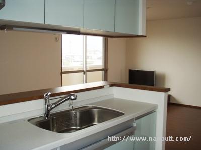 居室・リビング　キッチンから見たリビング