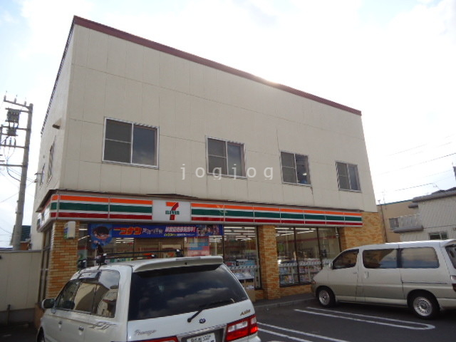 コンビニ　セブンイレブン函館富岡町店（コンビニ）まで938m