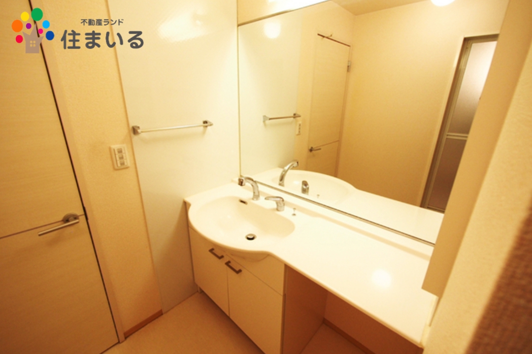 洗面設備　※写真は同型タイプになります
