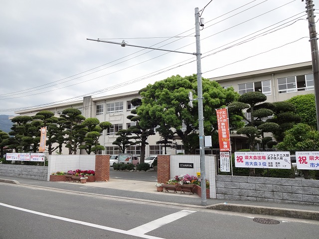 中学校　福岡市立金武中学校（中学校）まで583m