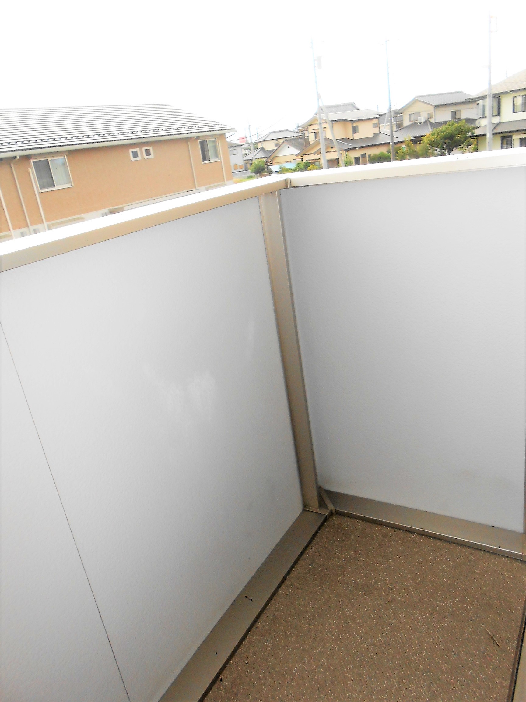 バルコニー　南面バルコニーで日当たり良好です。