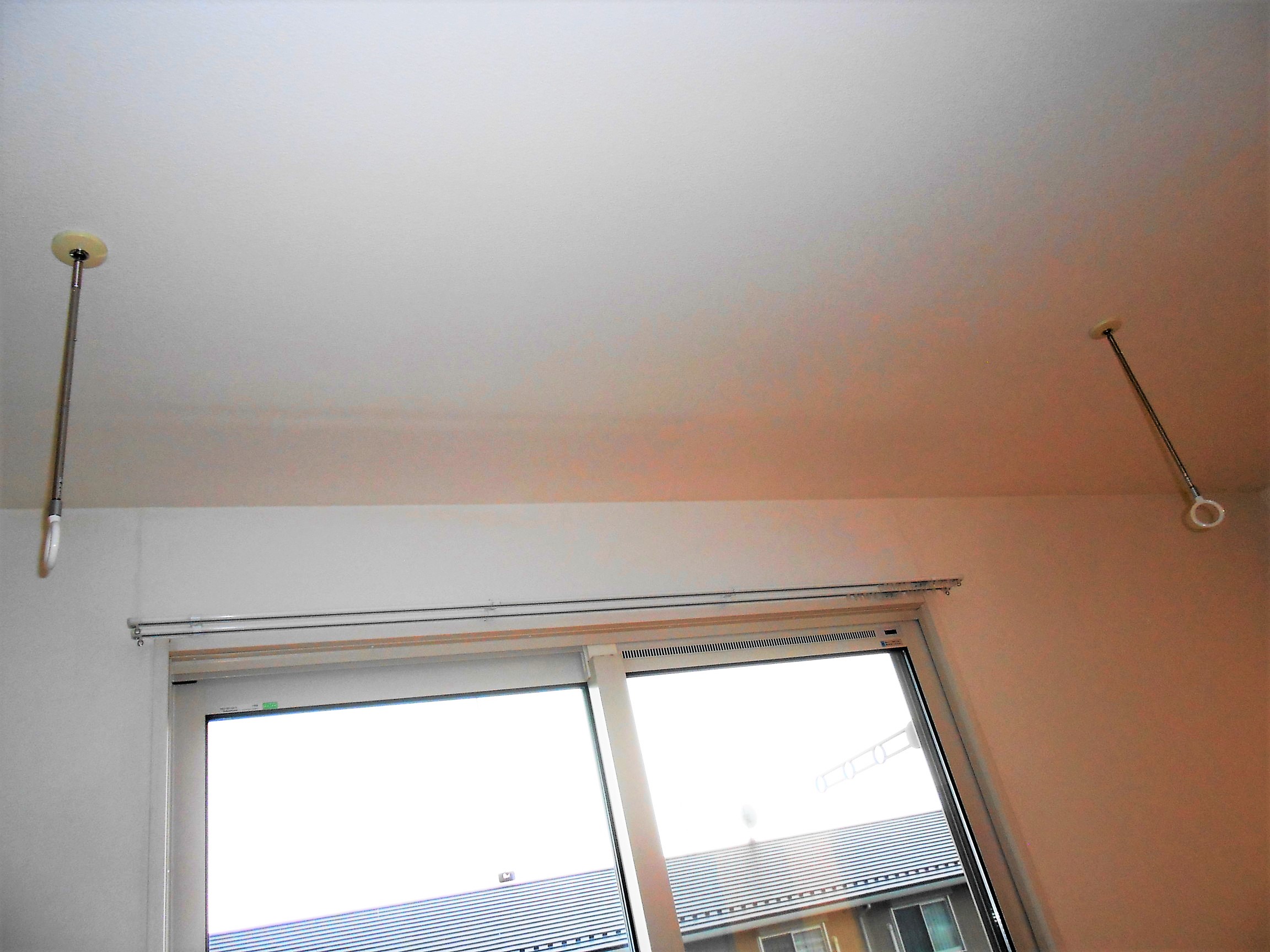 その他　室内物干し機です。雨の日に便利です！