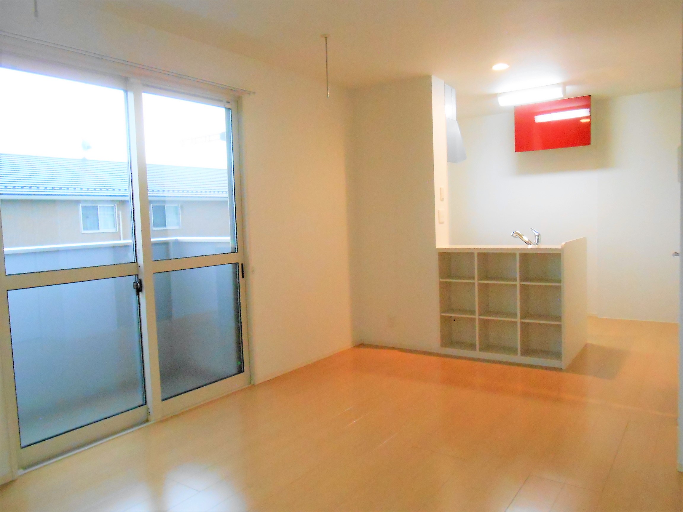 居室・リビング　約12帖の南面リビングです。日当たり良好！